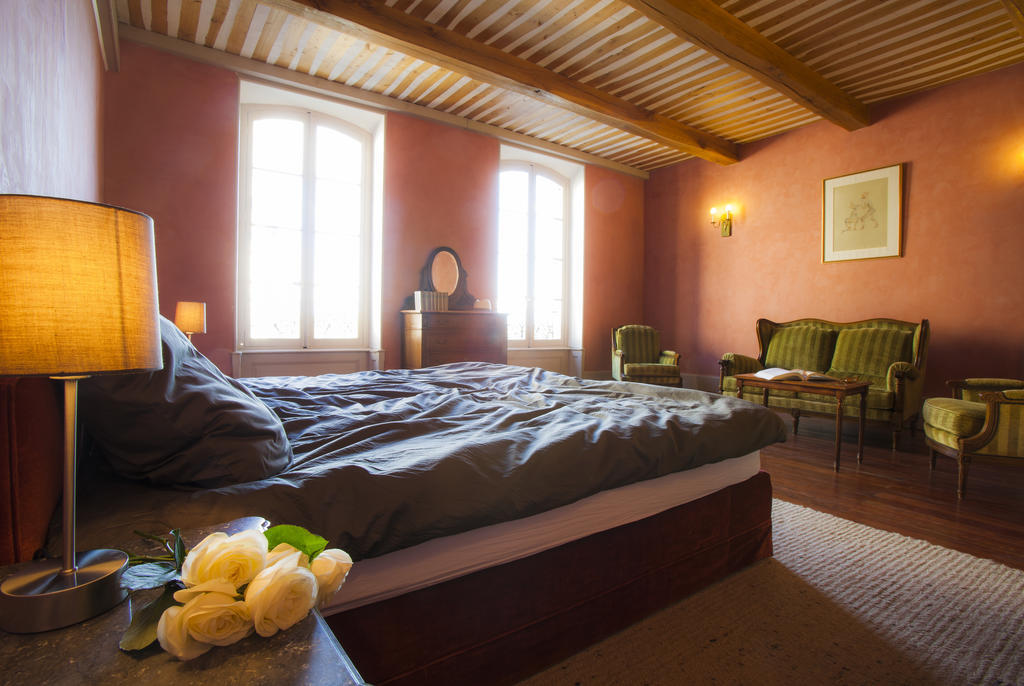 Hotel Cote Cour Chambres D'Hotes Bourg-Saint-Andéol Quarto foto