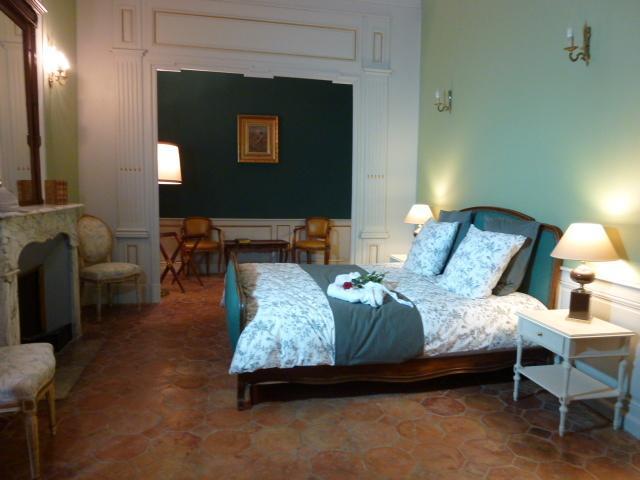 Hotel Cote Cour Chambres D'Hotes Bourg-Saint-Andéol Quarto foto